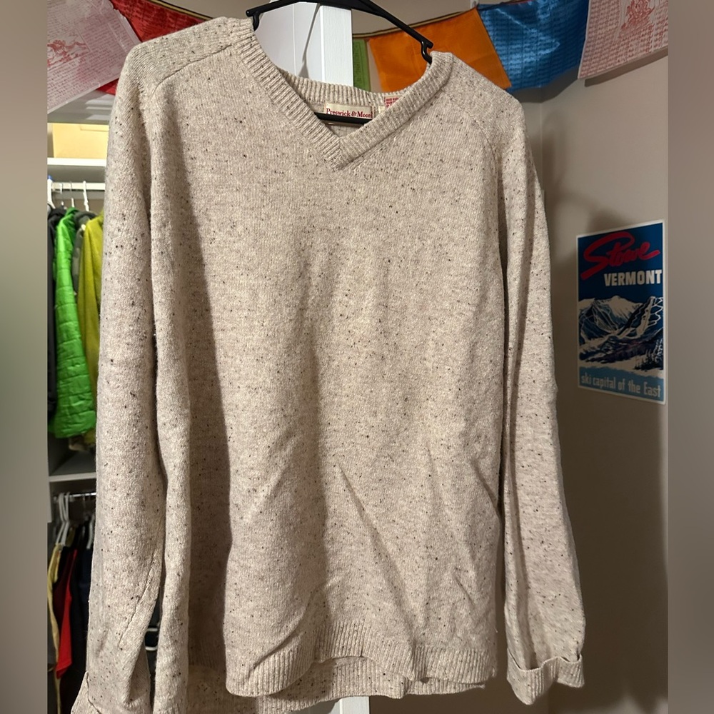 Preswick & Moore Speckled Beige V-Neck Sweater Size L